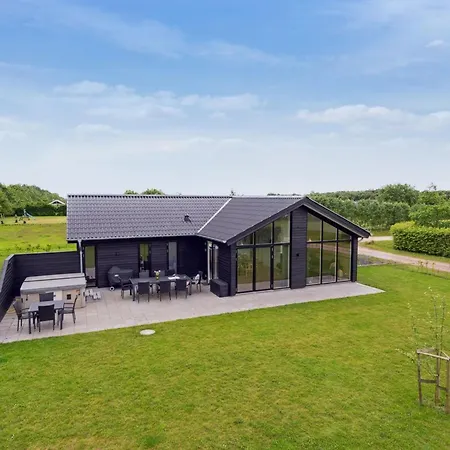 Danika - 650m From The Sea By Interhome *