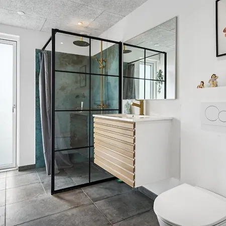 Vakantiehuis Danika - 650m From The Sea By Interhome *