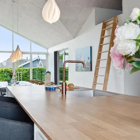 Danika - 650m From The Sea By Interhome Nedre Lysabild